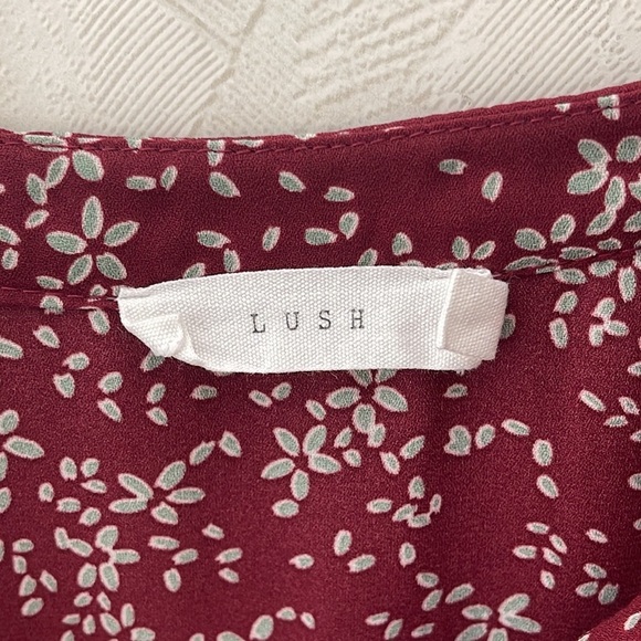 Lush Burgundy Floral Blouse - Picture 4 of 4